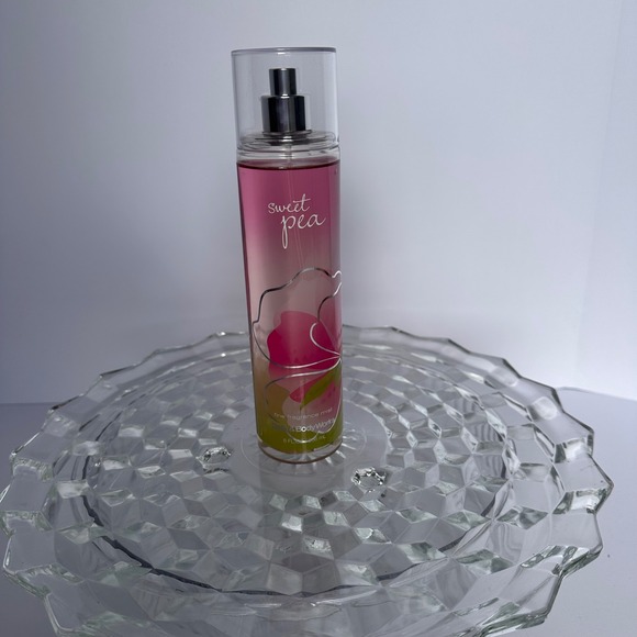 Bath & Body Works Sweet Pea Fine Fragrance Mist Body Spray 8 fl oz - Picture 1 of 2